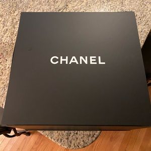 Extra Large Chanel box with ribbon and tissue
